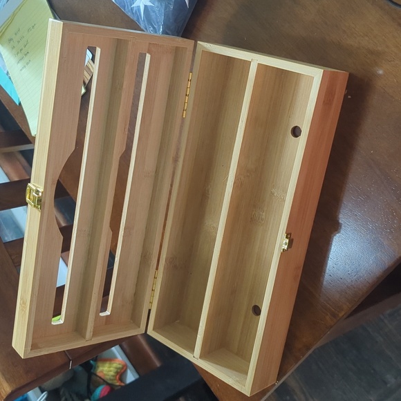 Plastic wrap container - Picture 2 of 2